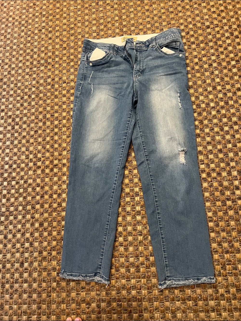Democracy ladies 8 Blue Straight Jeans with Distressed Details